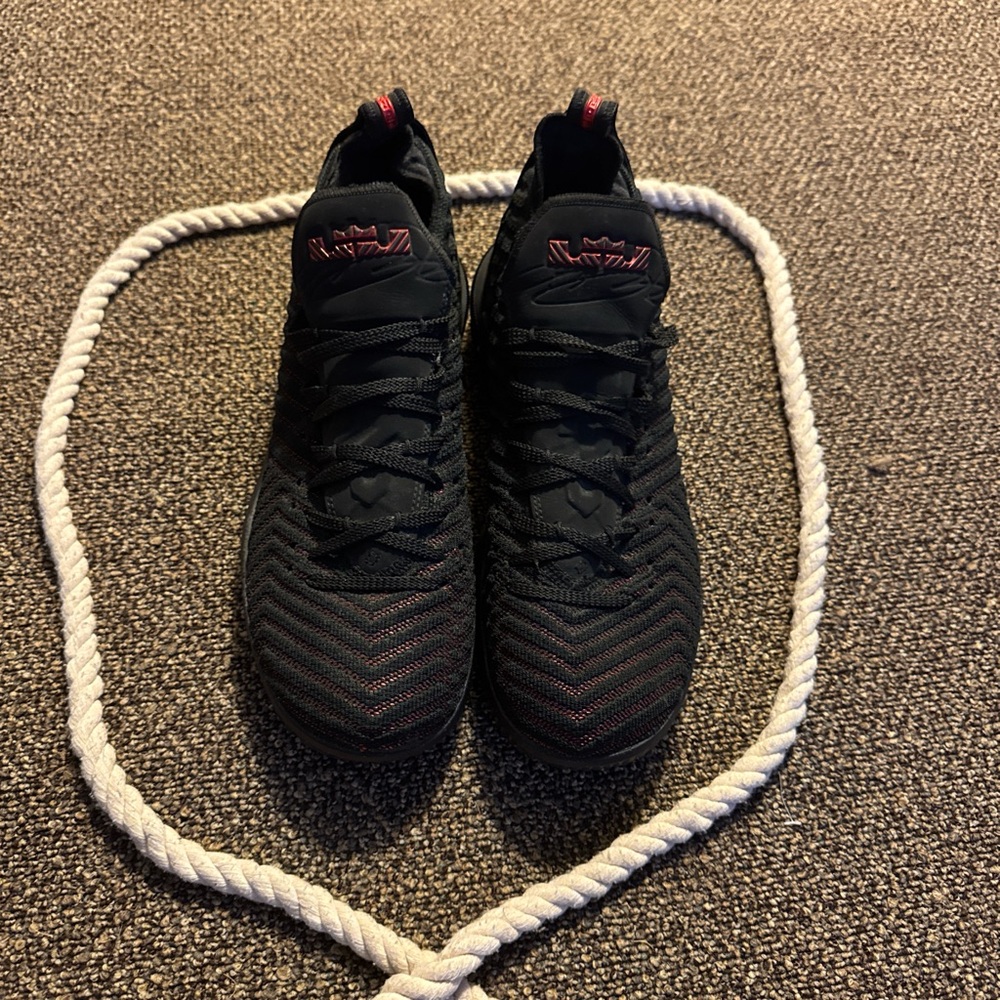 Nike LeBron 16EP Fresh Bread Athletic Sneakers